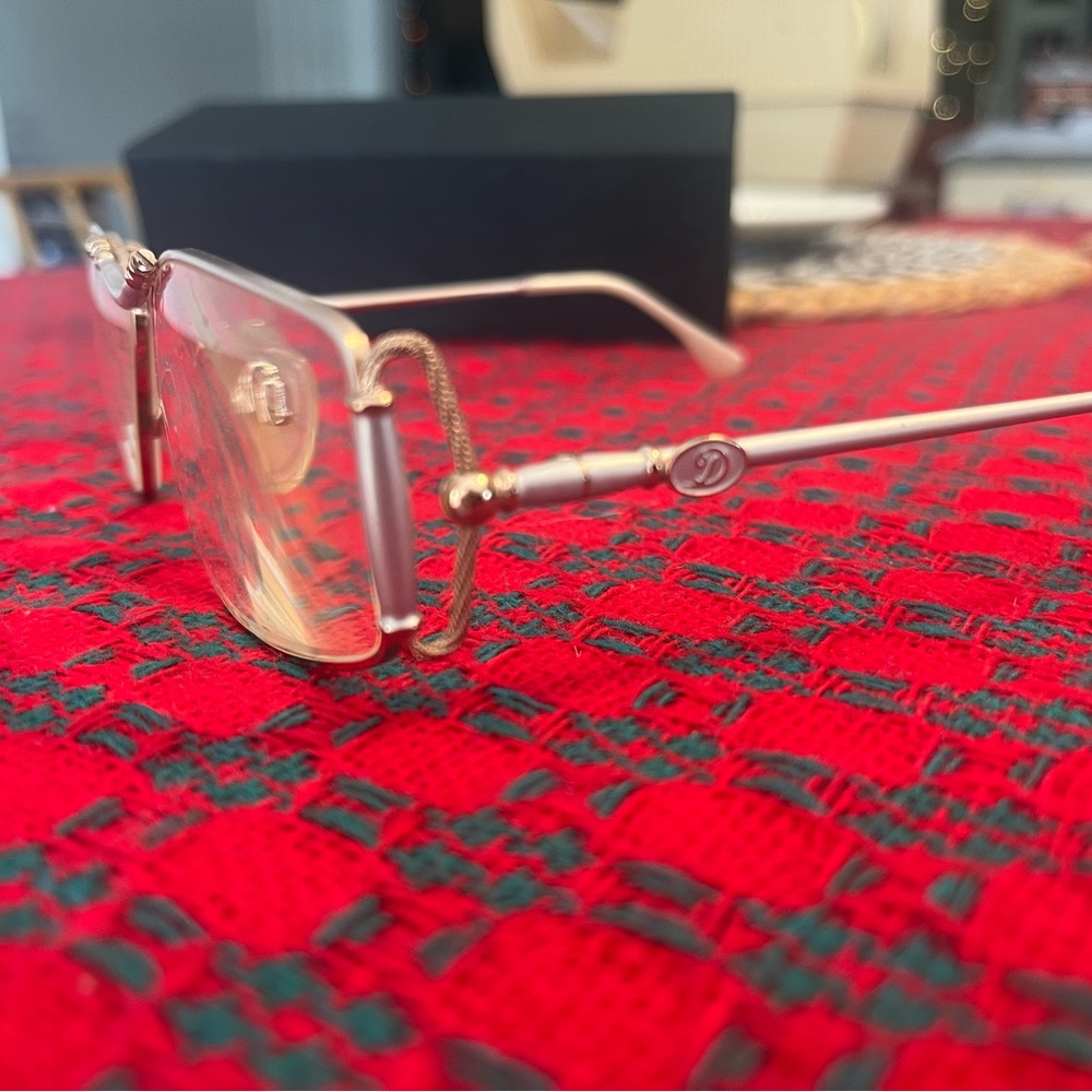 Vintage women’s Gold Metal Frames Glasses - Picture 6 of 6